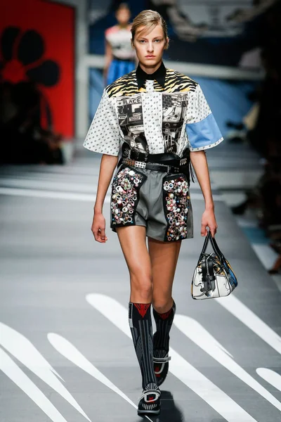 Look 22